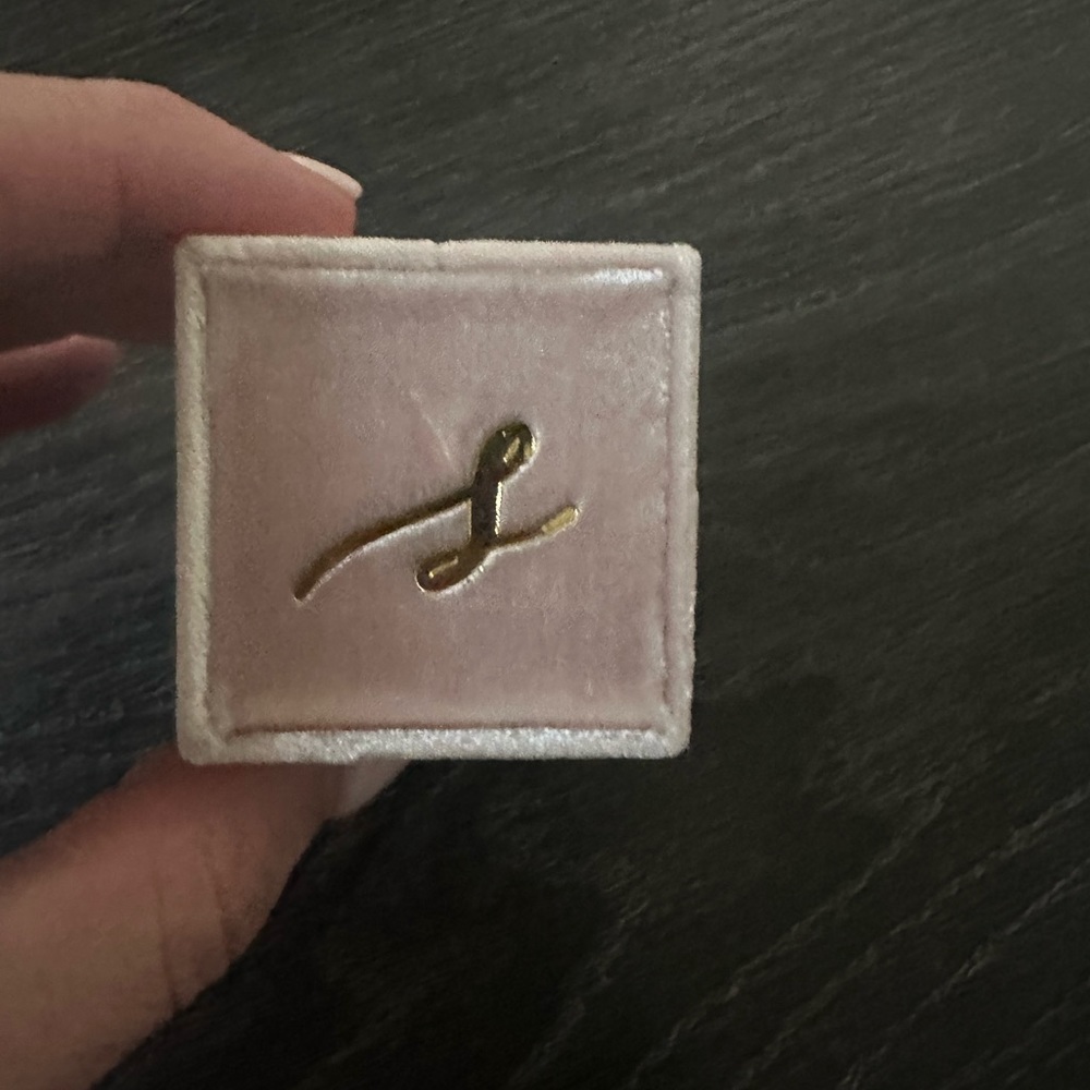 The Mrs Box. Blush ring box "S"